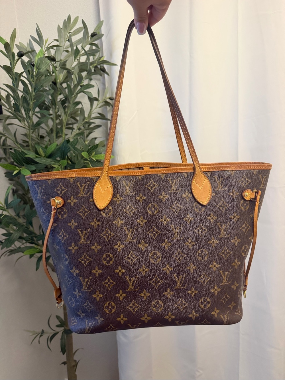 Authentic Louis Vuitton MM Monogram Canvas Neverfull Tote Handbag Classic